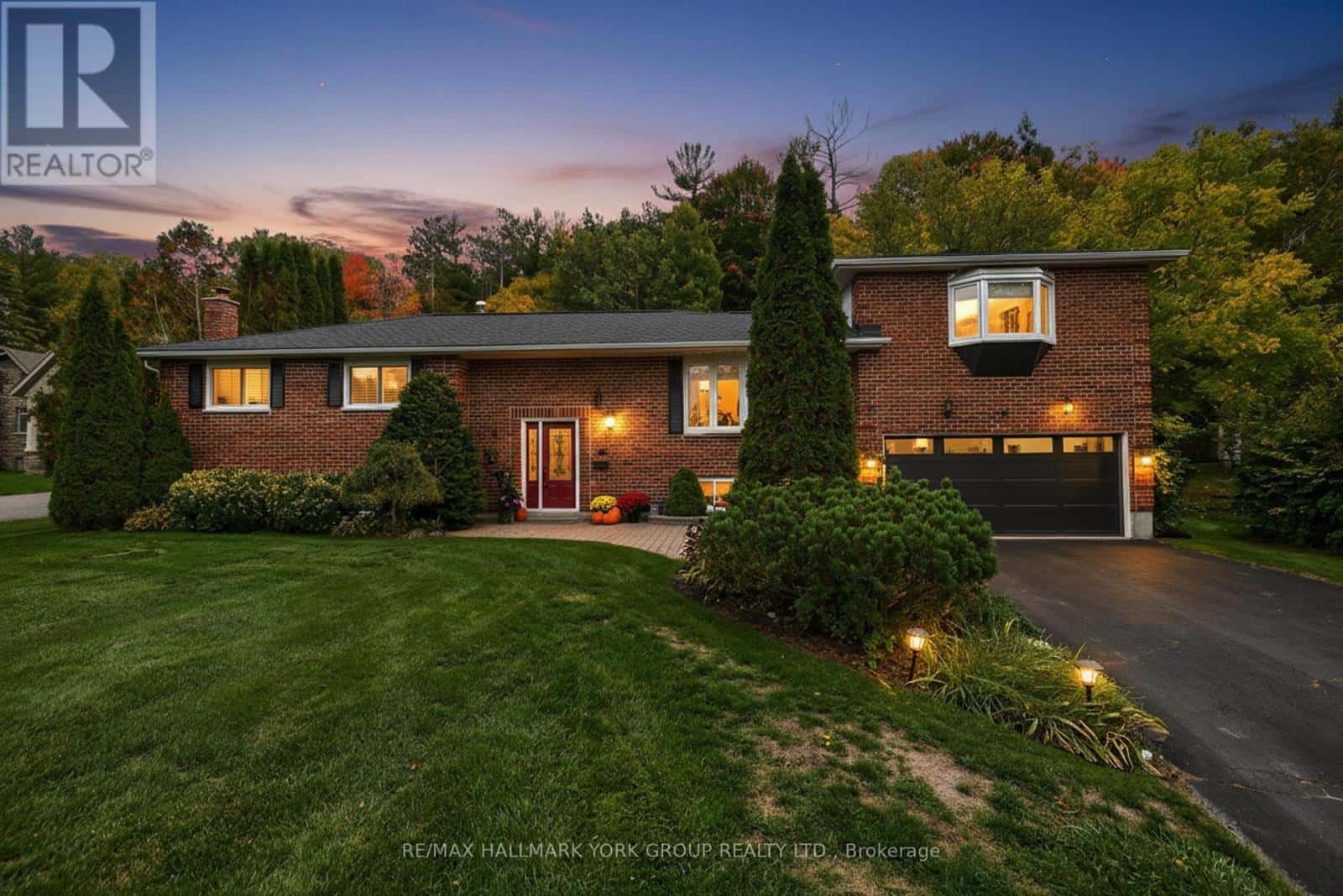 14 ANCHOR COURT — East Gwillimbury (Holland Landing) - Photo 3 of 50