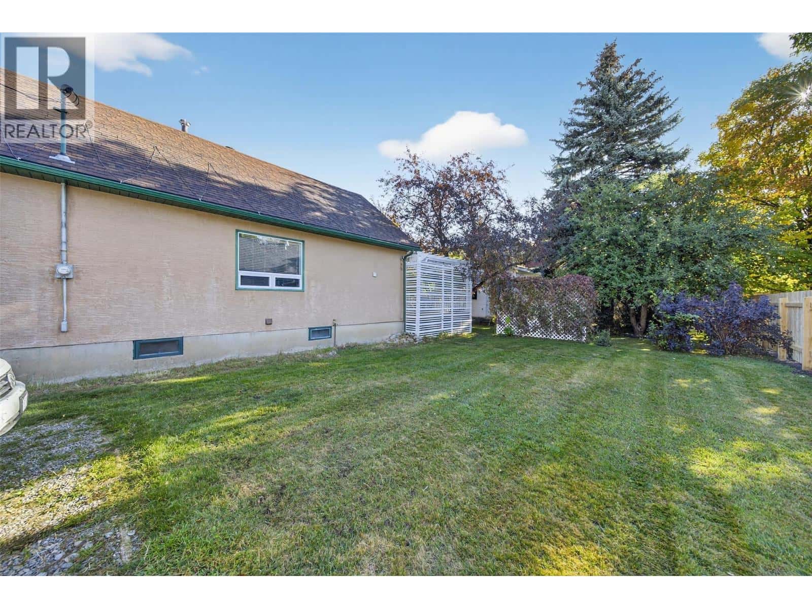 532 6th Avenue — Fernie - Photo 4 of 37