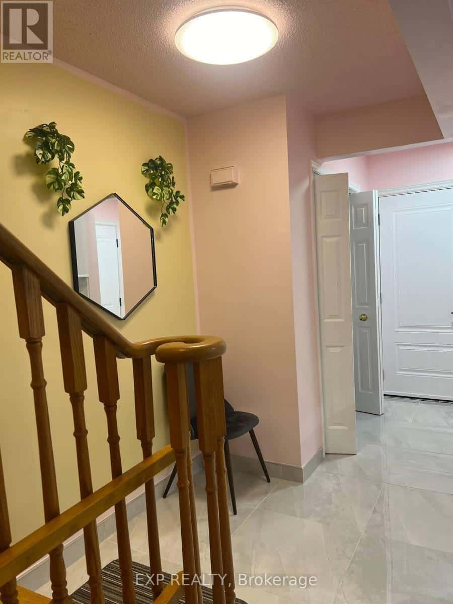 1070 QUEENS AVENUE — Oakville (CP College Park) - Photo 3 of 14