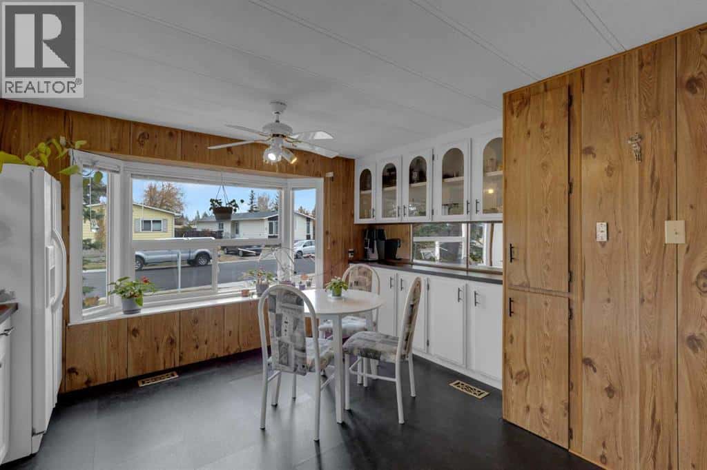 47 Huntstrom Drive NE — Calgary - Photo 4 of 31