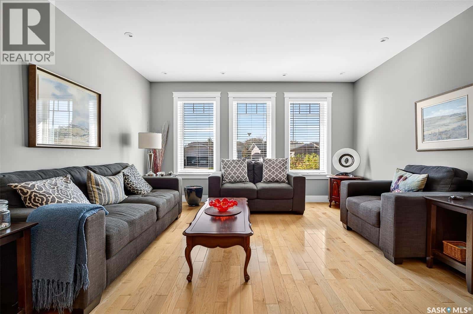 133 Wood Lily DRIVE — Moose Jaw, Saskatchewan - Photo 3 of 50