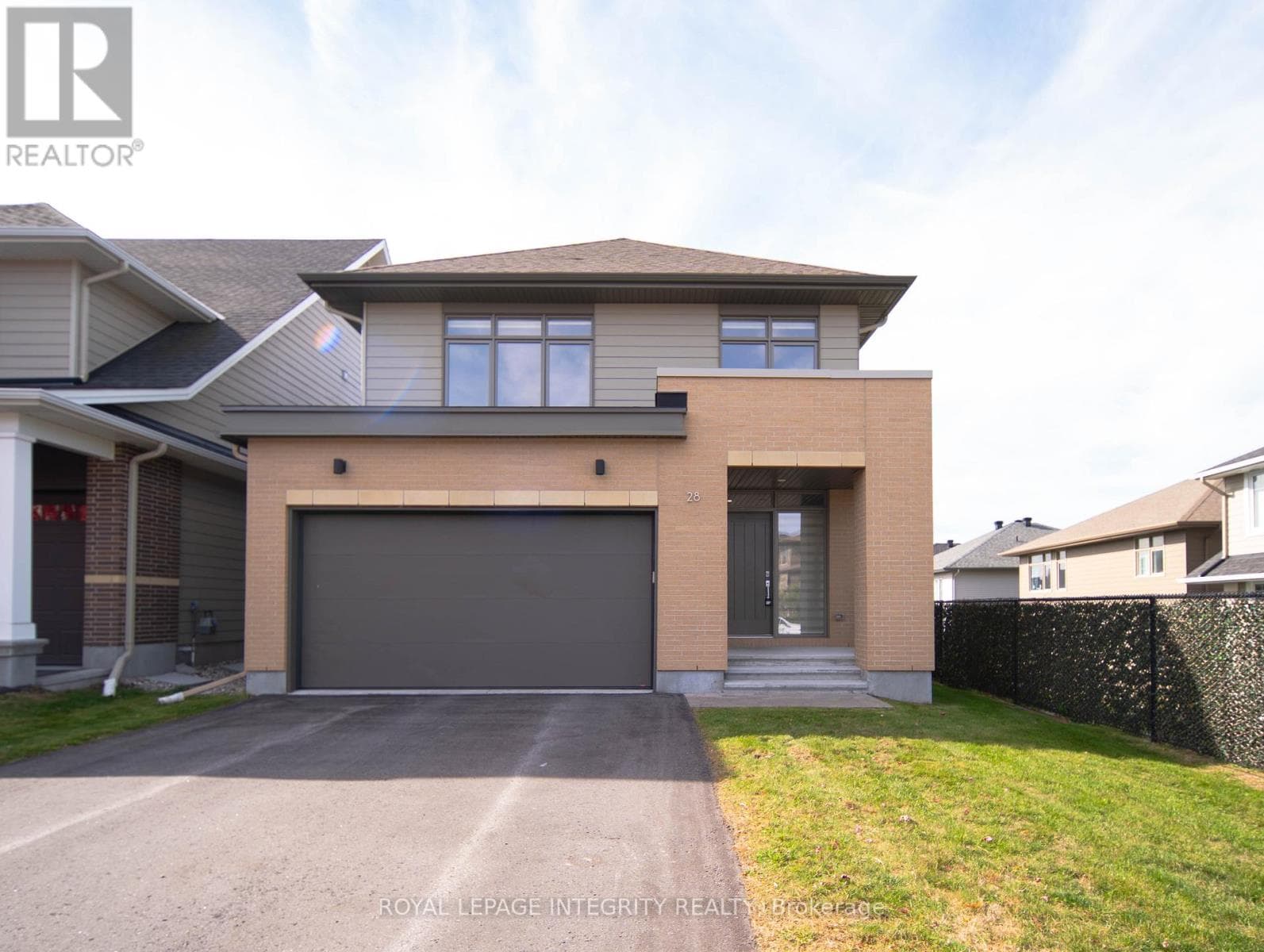 28 GREENSAND PLACE — Ottawa, Ontario - Main photo