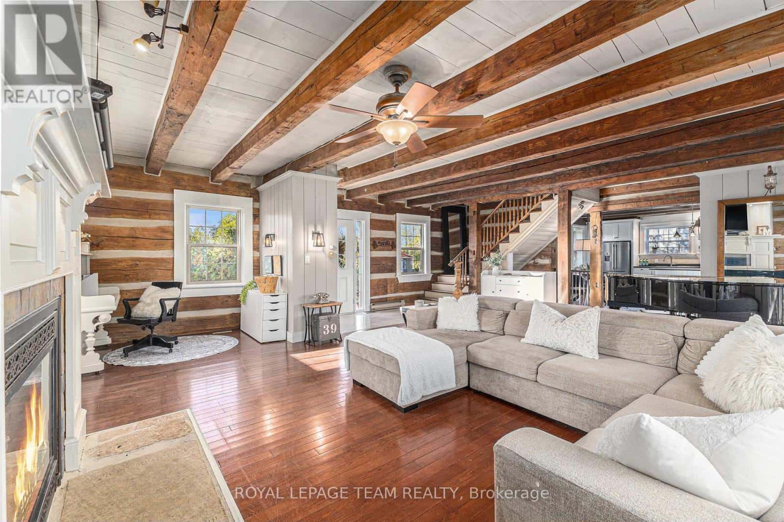 140 CREEK DRIVE — Ottawa - Photo 2 of 48