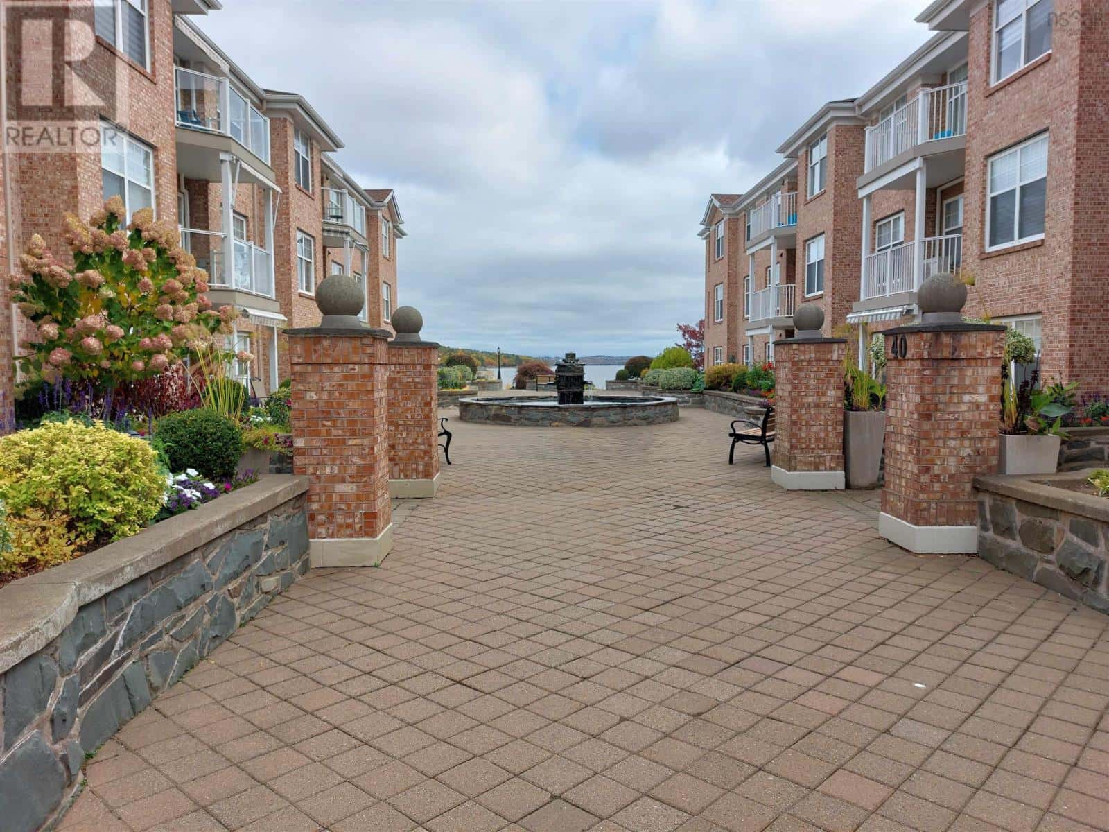 103 30 Waterfront Drive — Bedford - Photo 2 of 41