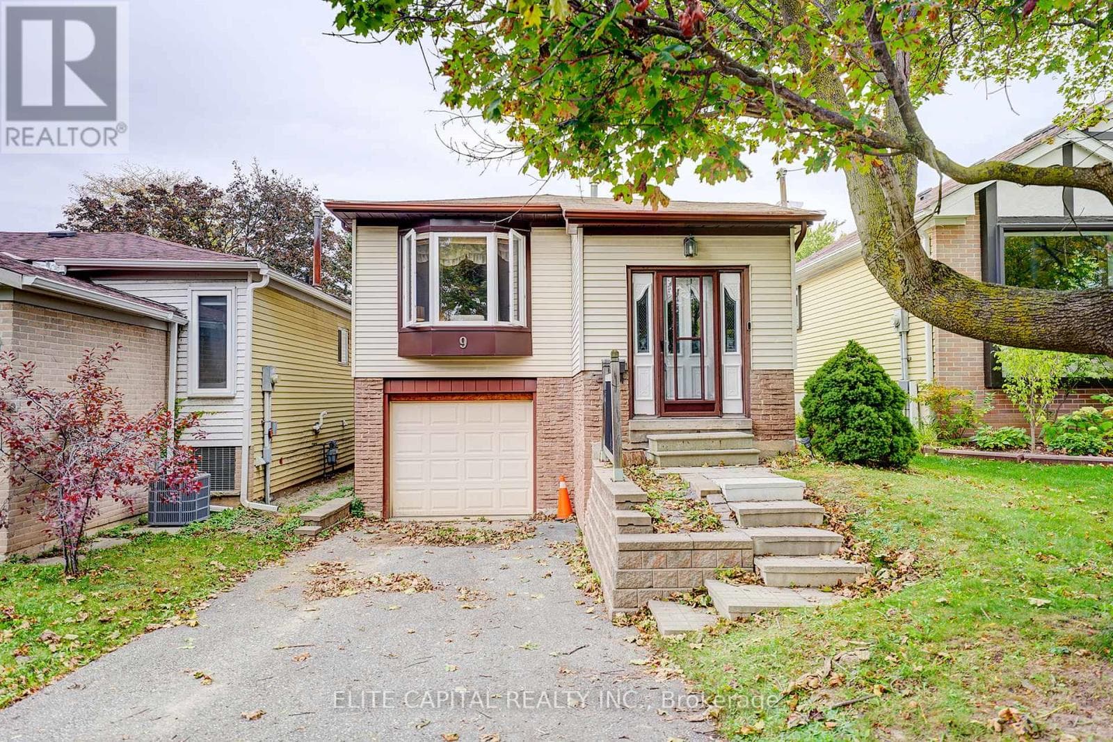 9 SNOWSHOE CRESCENT — Markham (German Mills) - Main photo