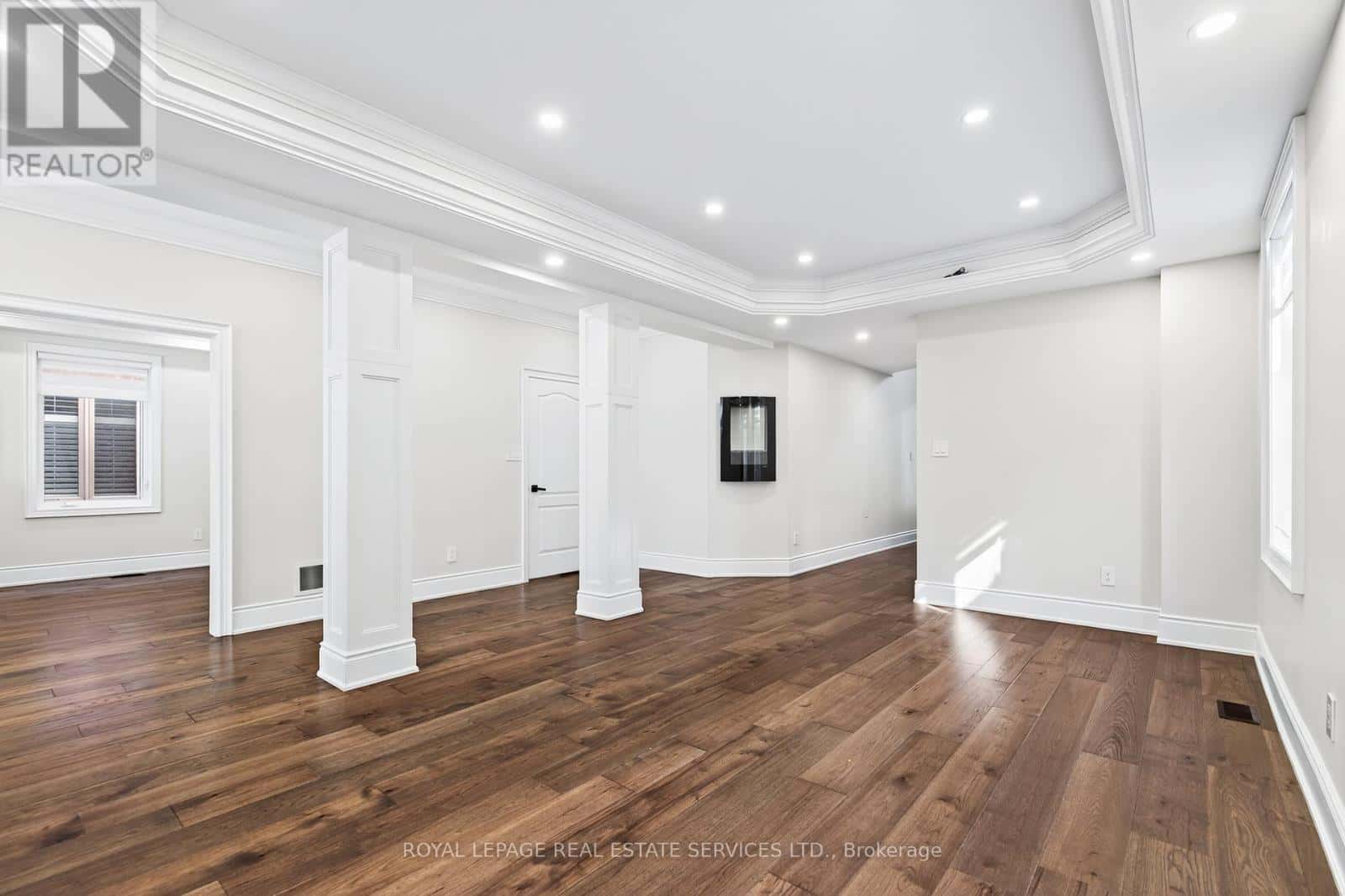 2240 PINE GLEN ROAD — Oakville (WM Westmount) - Photo 4 of 50