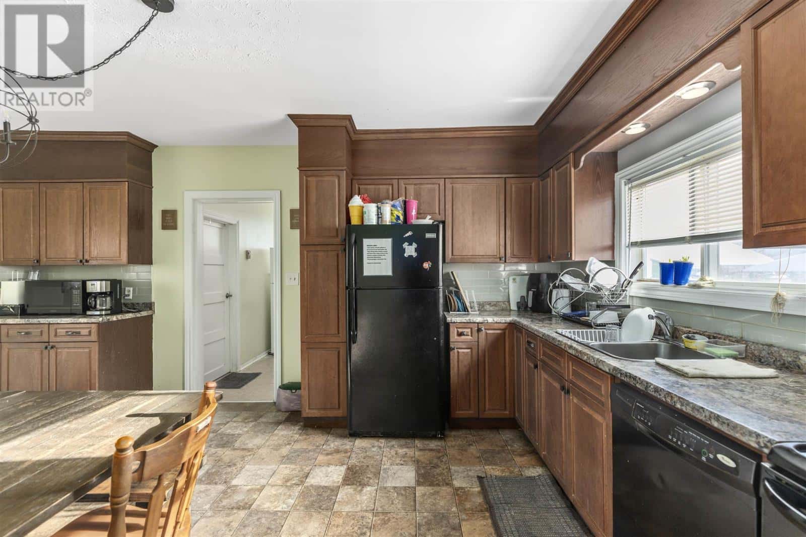 204 Goulais AVE — Sault Ste. Marie - Photo 4 of 29