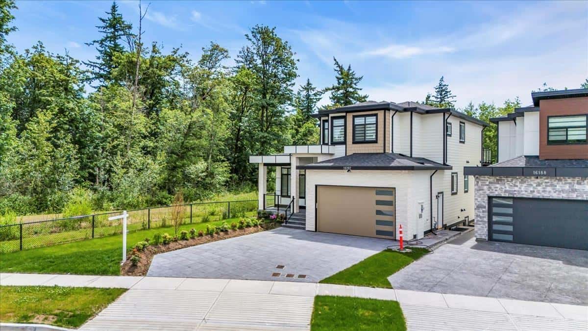 16192 78 AVENUE — Surrey - Photo 2 of 40