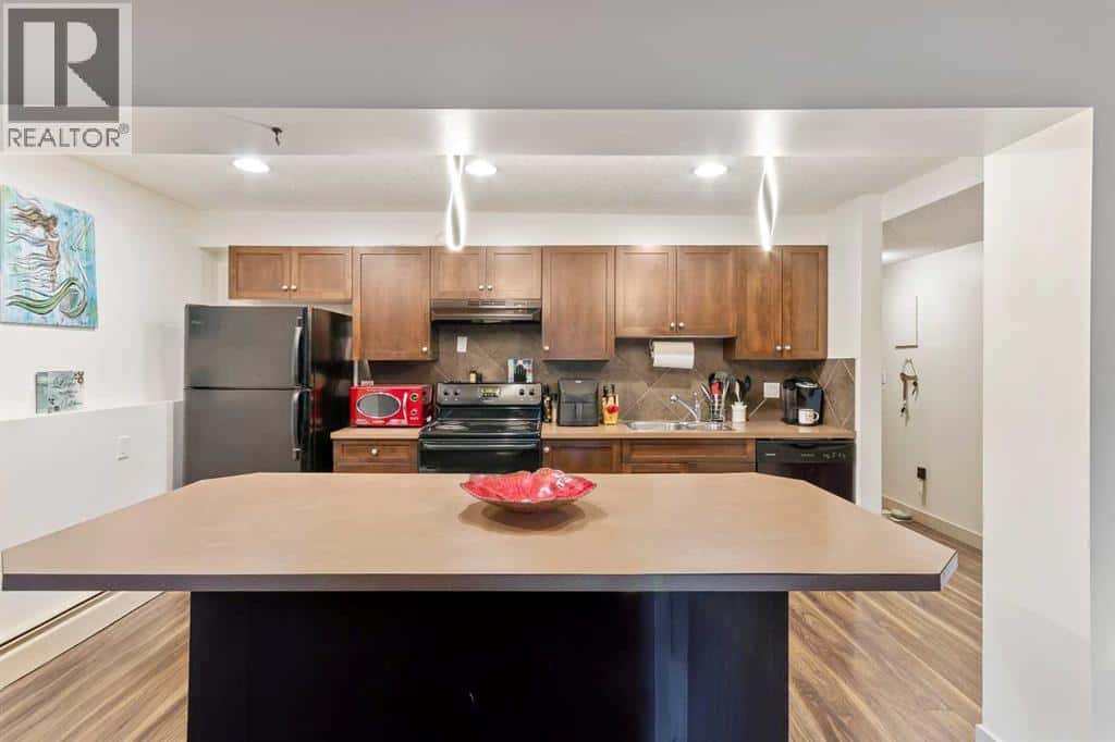 103, 1836 12 Avenue SW — Calgary - Photo 3 of 20