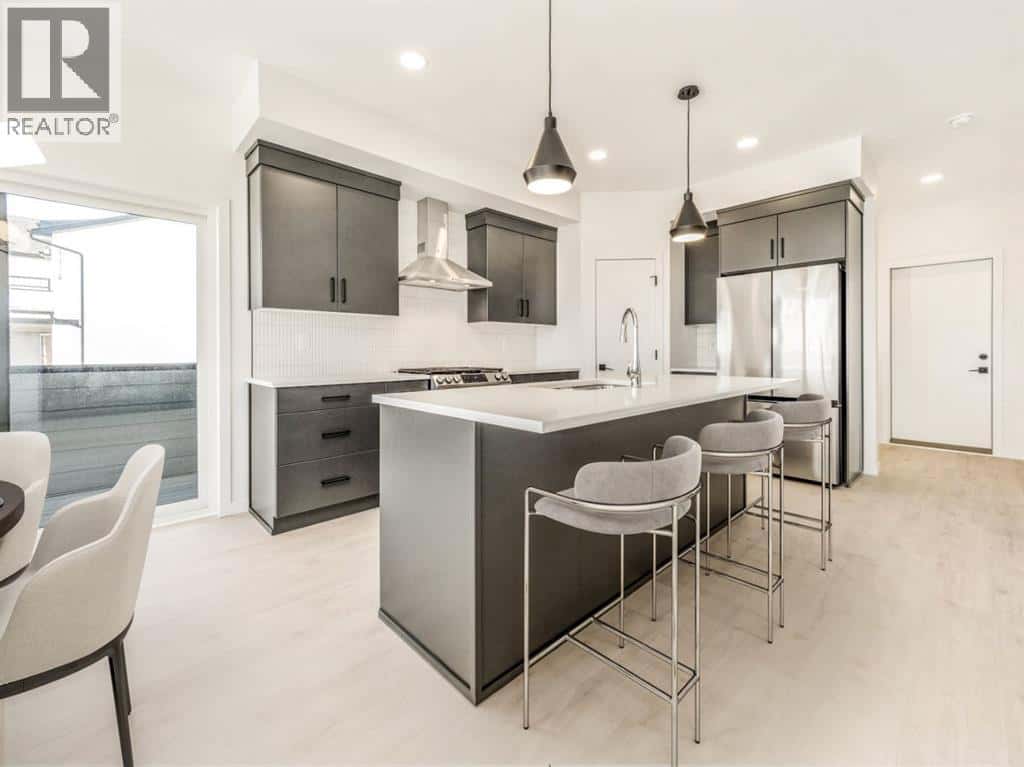 351 Blackwolf Boulevard N — Lethbridge - Photo 3 of 14