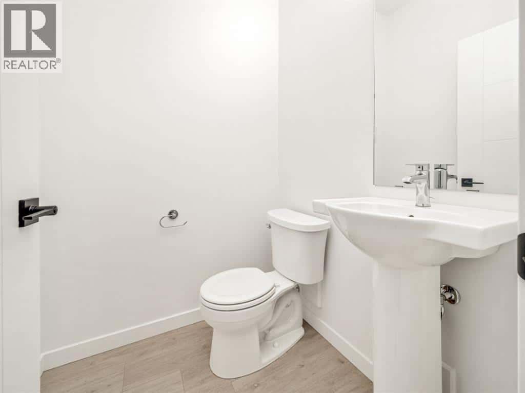 351 Blackwolf Boulevard N — Lethbridge - Photo 4 of 14