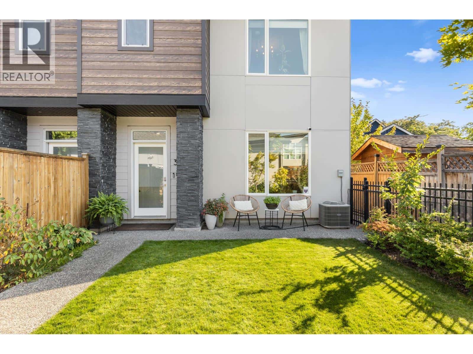 796 Cawston Avenue Unit# 3 — Kelowna - Photo 2 of 36