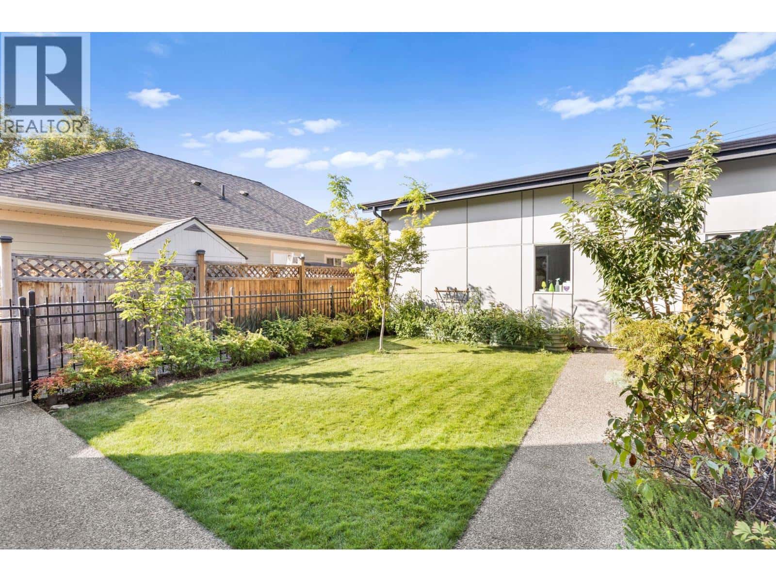 796 Cawston Avenue Unit# 3 — Kelowna - Photo 3 of 36