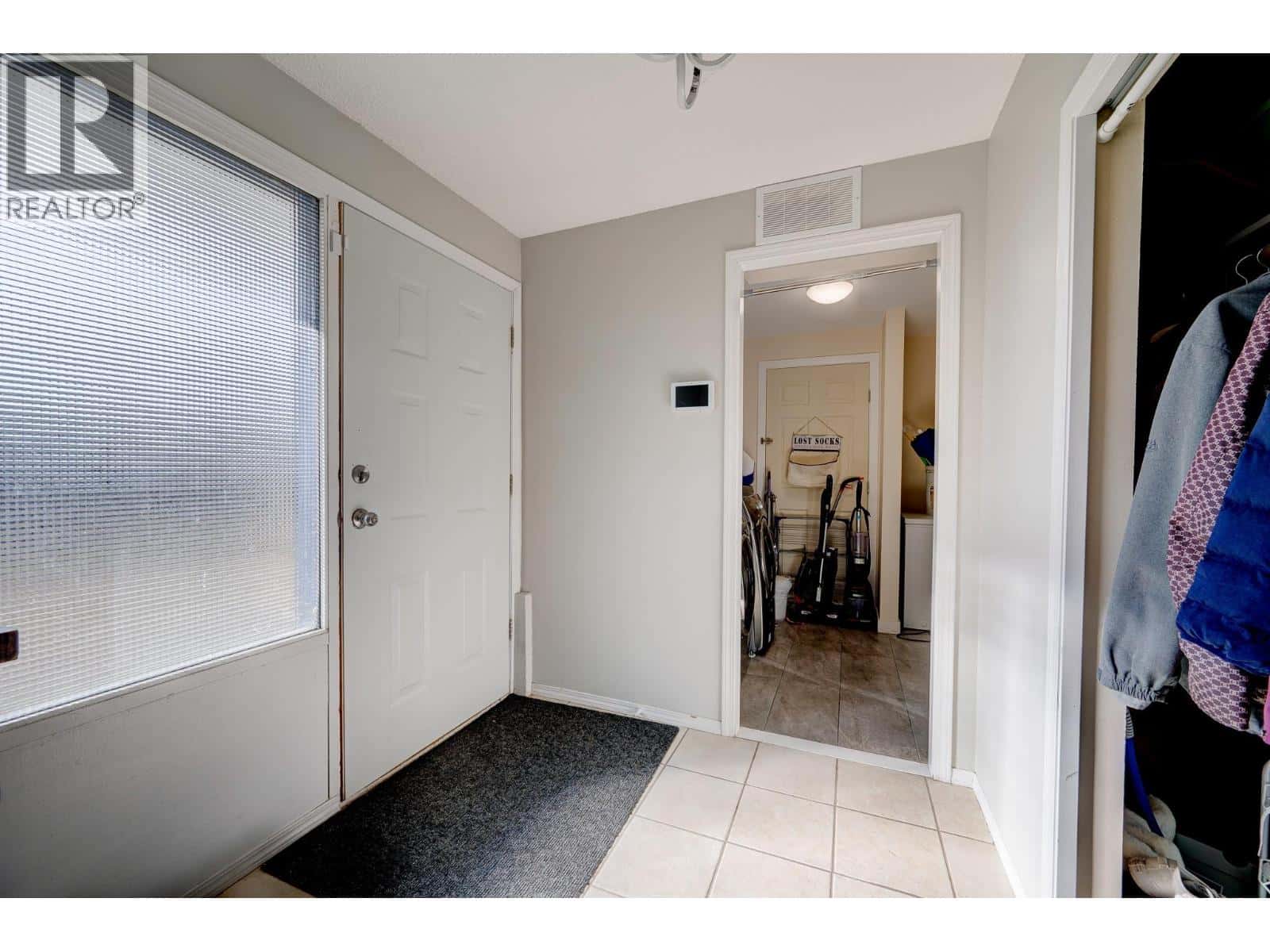 770 SHERWOOD Drive — Kamloops - Photo 2 of 34