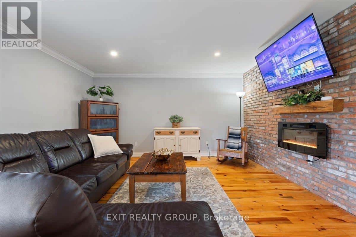 895 ENGLISH SETTLEMENT ROAD — Quinte West (Murray Ward) - Photo 4 of 45