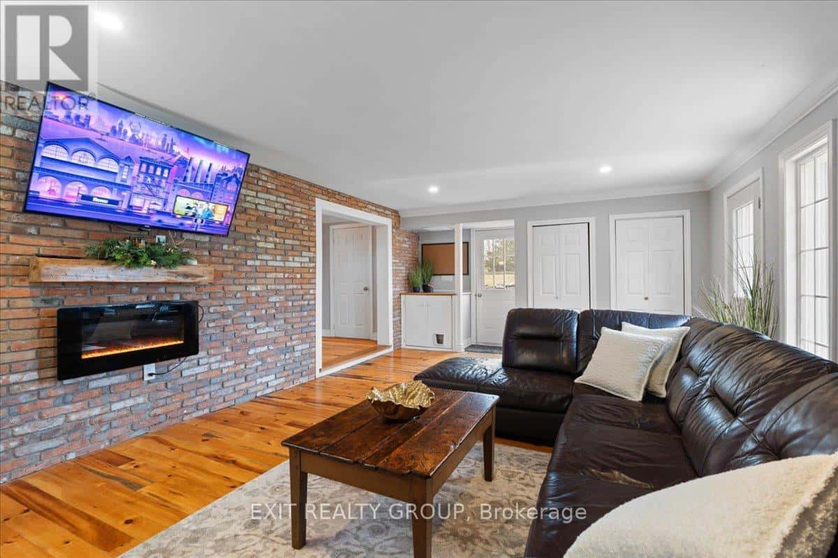 895 ENGLISH SETTLEMENT ROAD — Quinte West (Murray Ward) - Photo 5 of 45