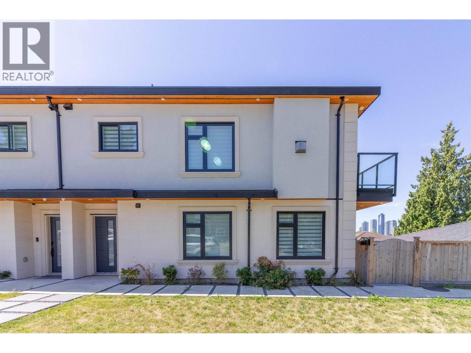 3087 ROYAL OAK AVENUE — Burnaby - Main photo