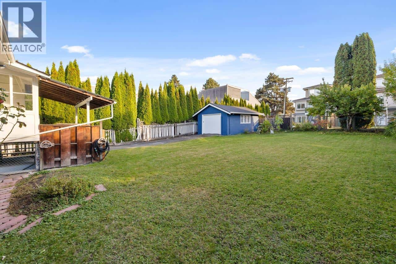 2880 OXFORD STREET — Vancouver - Photo 5 of 37