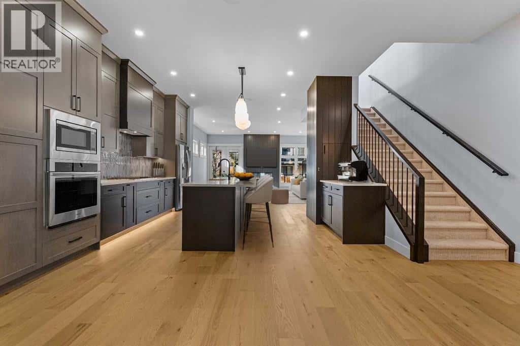 1415 27 Street SW — Calgary - Photo 2 of 34