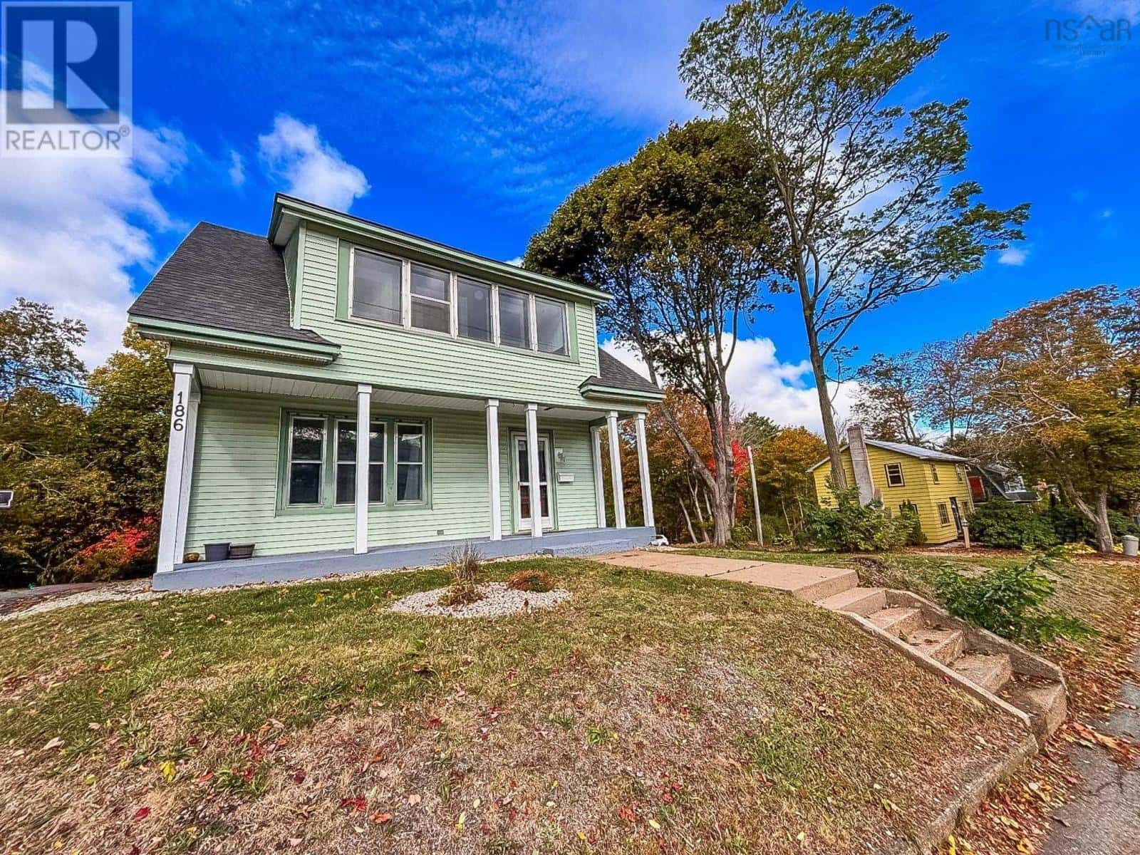 186 Dufferin Street — Bridgewater - Photo 2 of 33