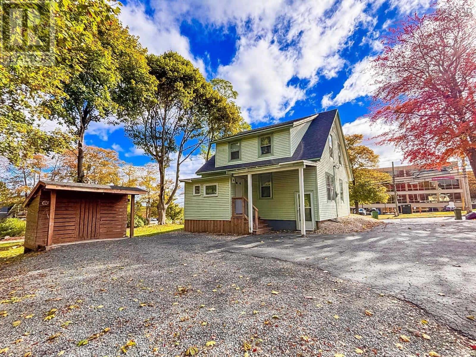 186 Dufferin Street — Bridgewater - Photo 4 of 33