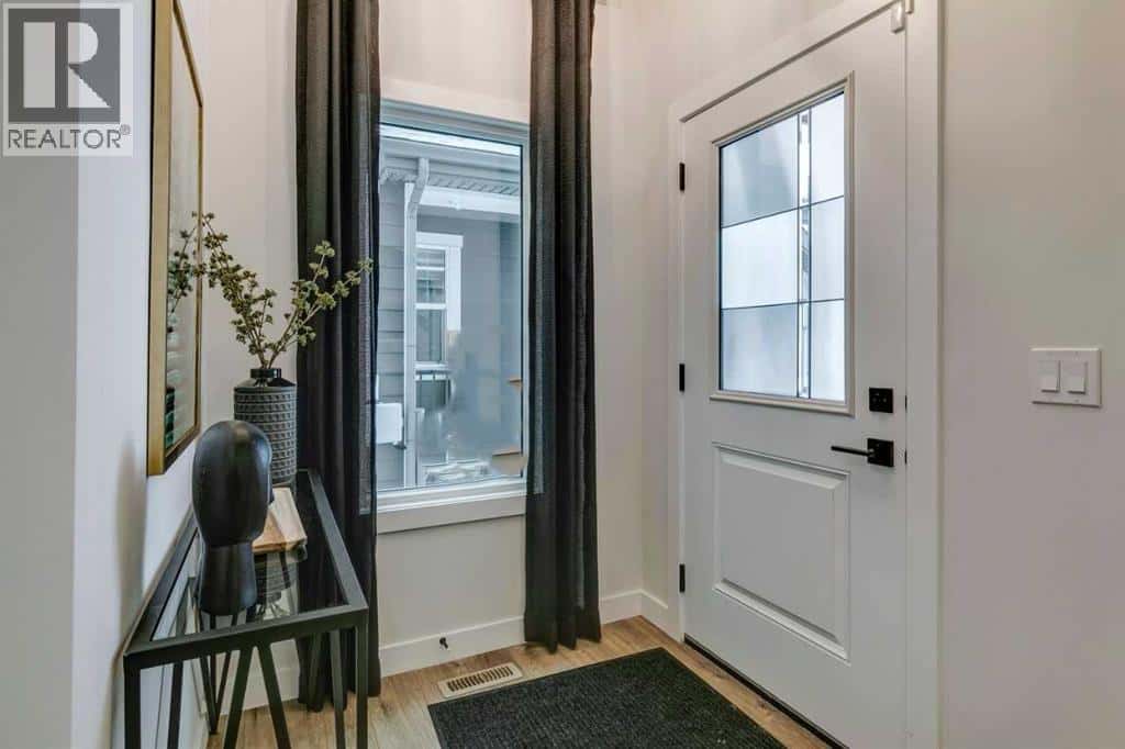 90 Emerson Crescent — Okotoks - Photo 2 of 15