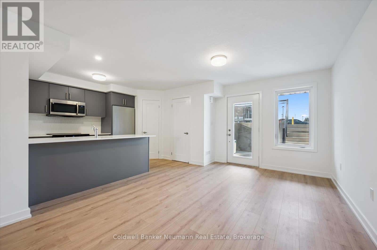 41 - 940 DAVID STREET N — Centre Wellington (Fergus) - Photo 4 of 24