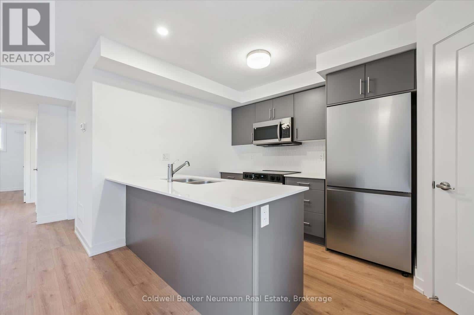 41 - 940 DAVID STREET N — Centre Wellington (Fergus) - Photo 5 of 24