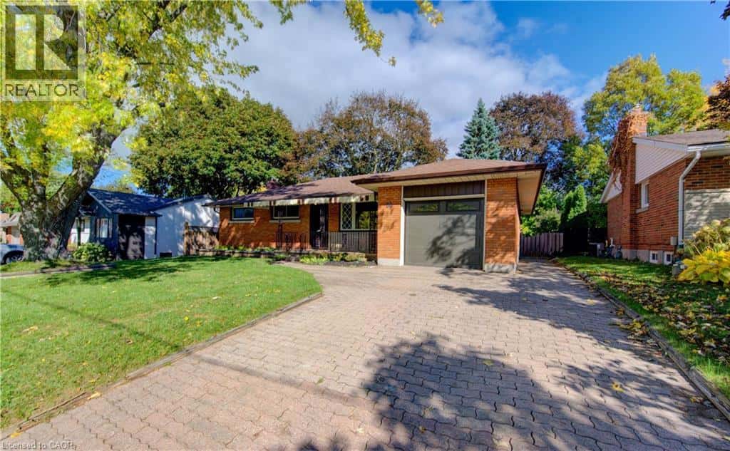 88 ELLIS Crescent S — Waterloo - Photo 4 of 47