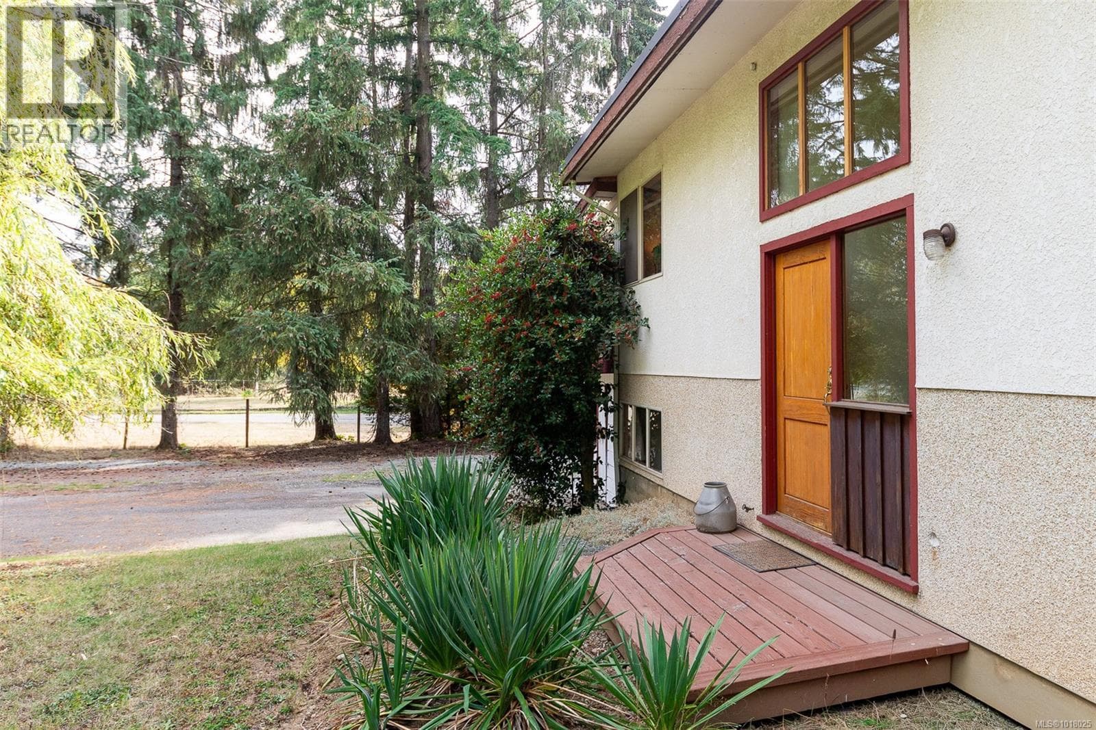 6686 Bell McKinnon Rd — Duncan - Main photo