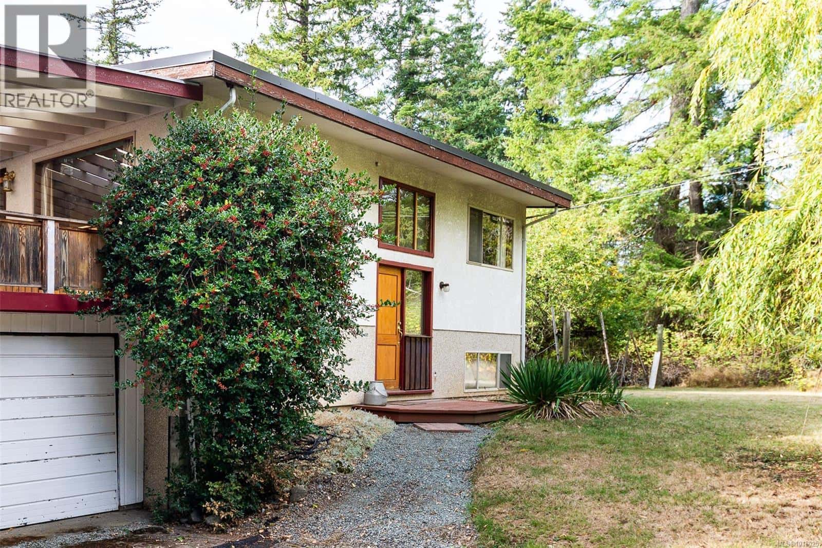 6686 Bell McKinnon Rd — Duncan - Photo 2 of 15