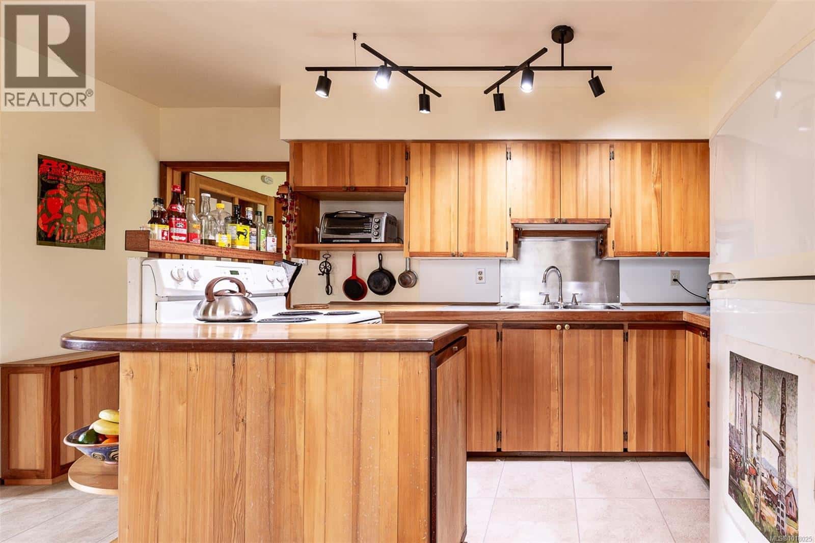 6686 Bell McKinnon Rd — Duncan - Photo 5 of 15