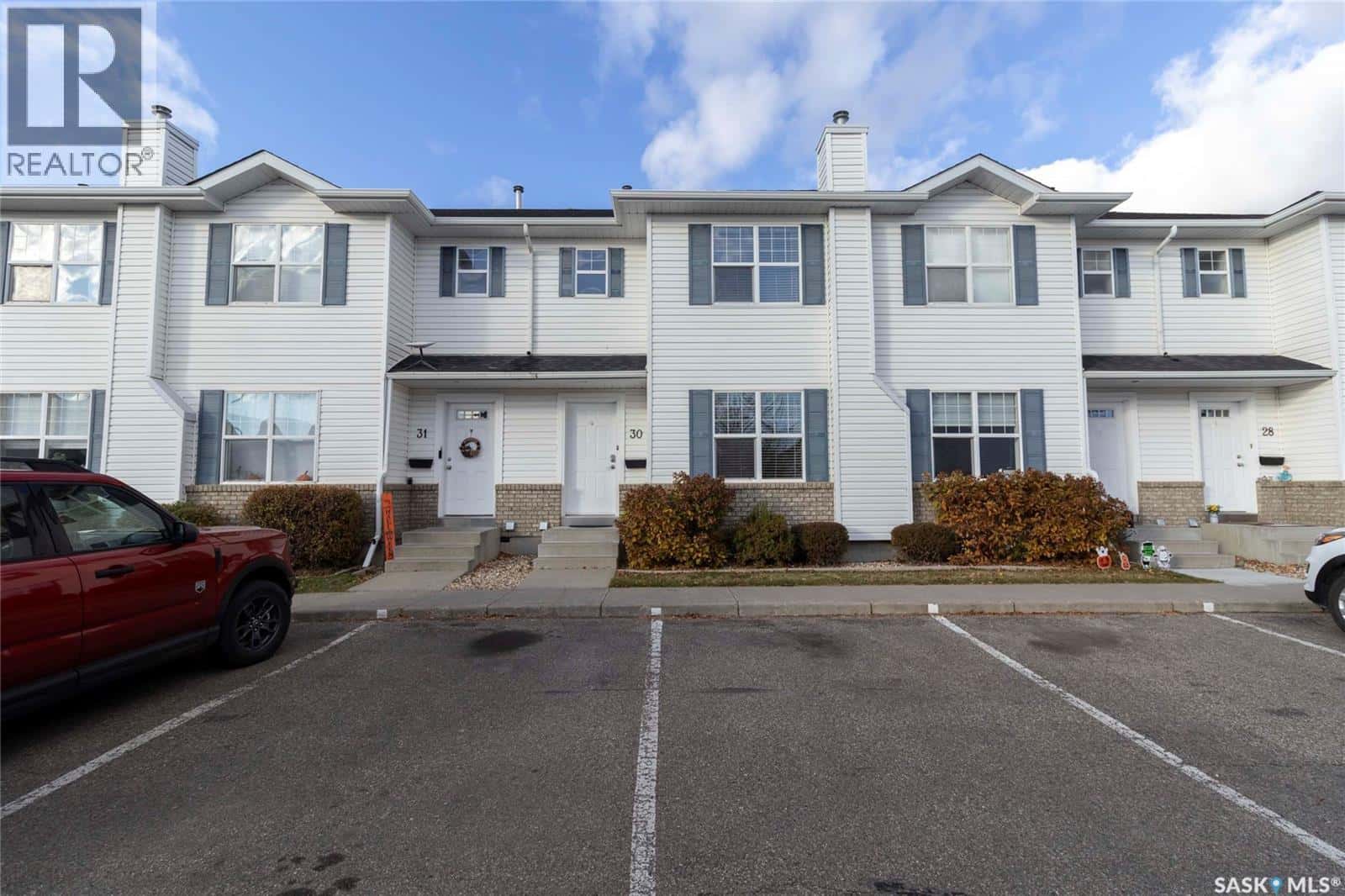 30 203 Herold TERRACE — Saskatoon - Photo 2 of 34