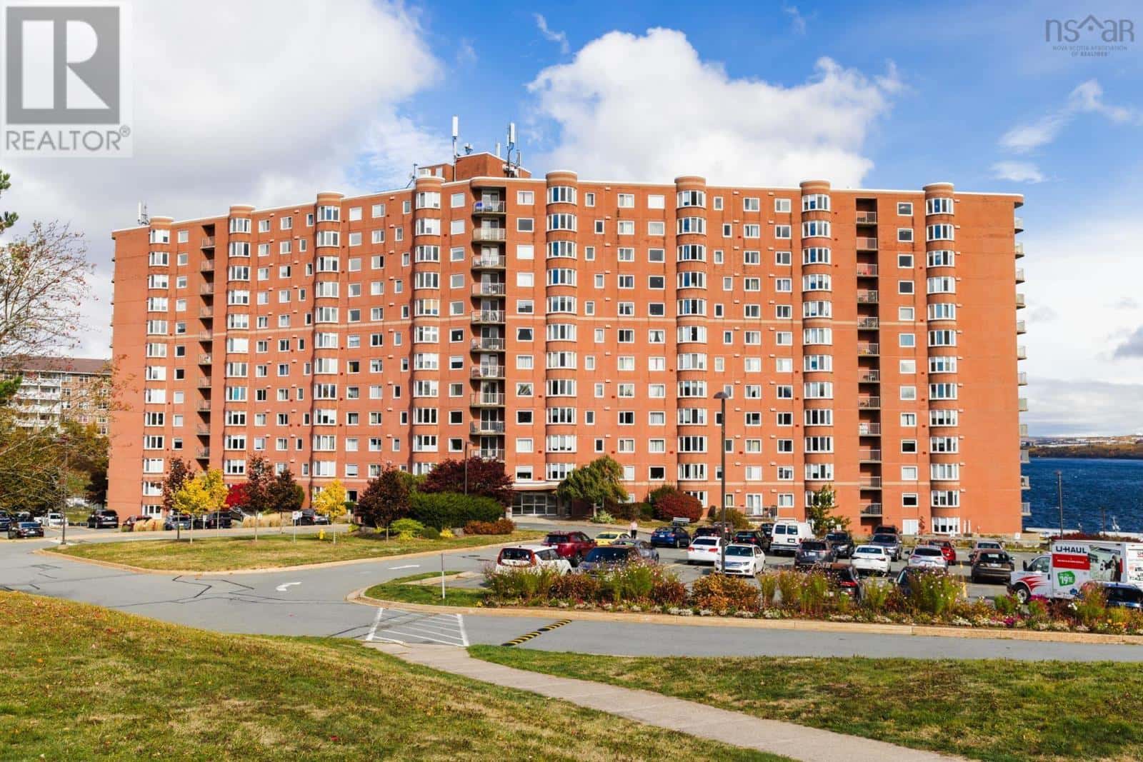 216 45 Vimy Avenue — Halifax - Photo 3 of 42