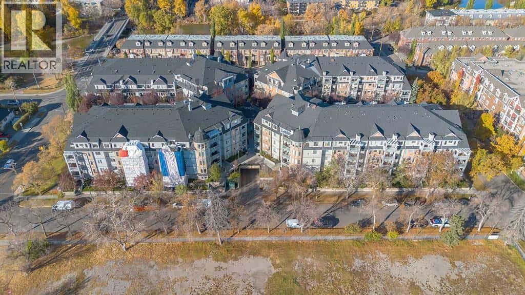 106, 2411 Erlton Road SW — Calgary - Photo 2 of 46