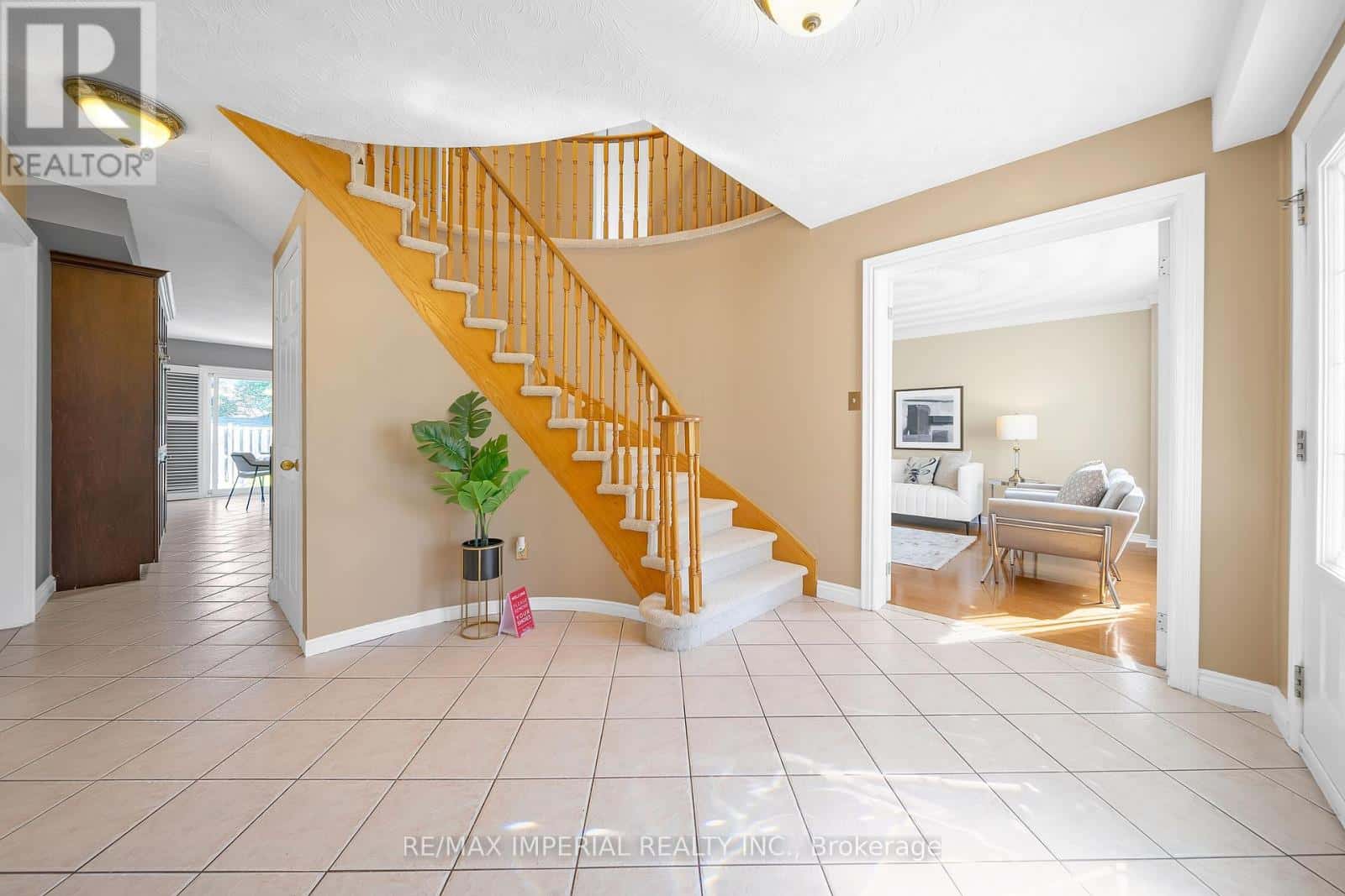 955 SNOWBIRD STREET — Oshawa (Northglen) - Photo 5 of 48