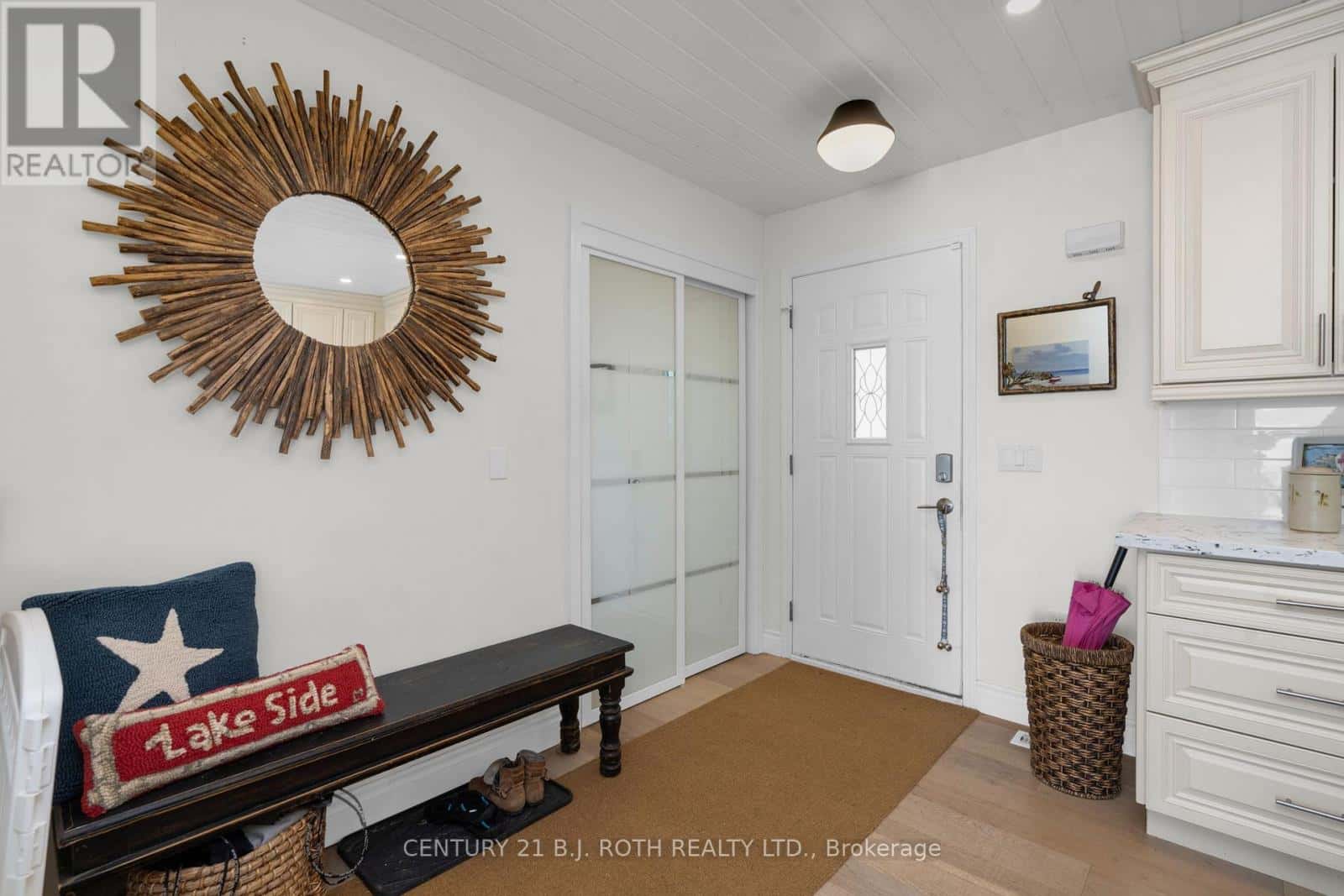 95 LAKESHORE ROAD E — Oro-Medonte - Photo 5 of 42