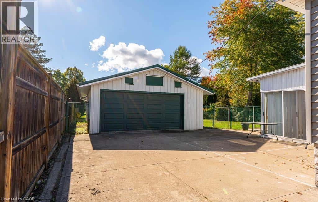 24 HILDA Street — Welland - Photo 2 of 23