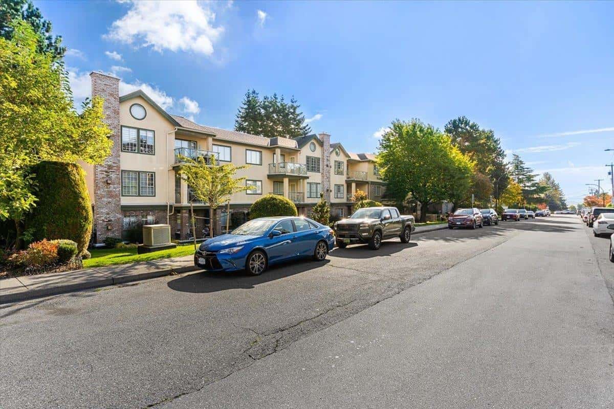 107 1450 MERKLIN STREET — White Rock - Photo 2 of 27