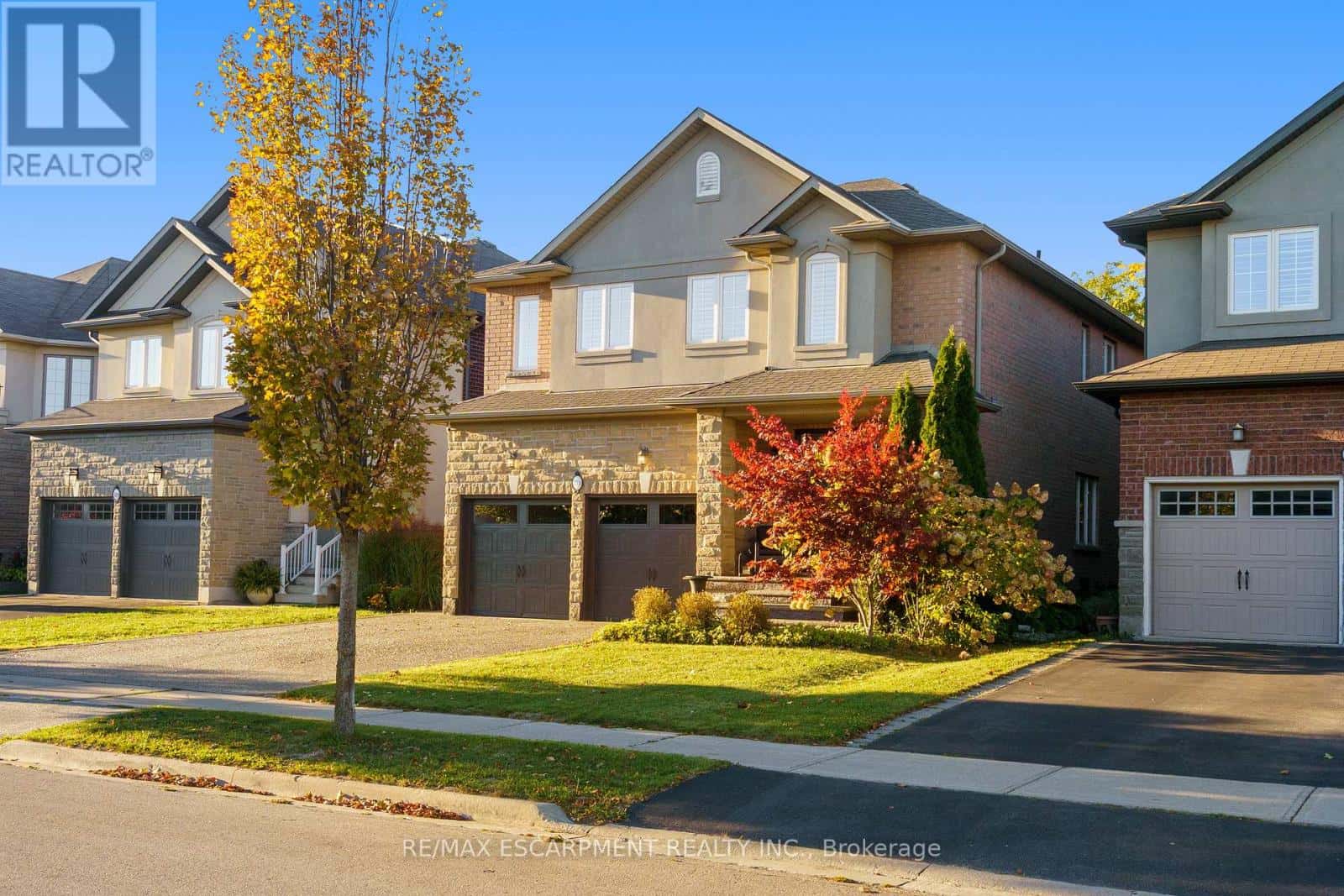 333 VALRIDGE DRIVE — Hamilton (Ancaster) - Photo 2 of 42