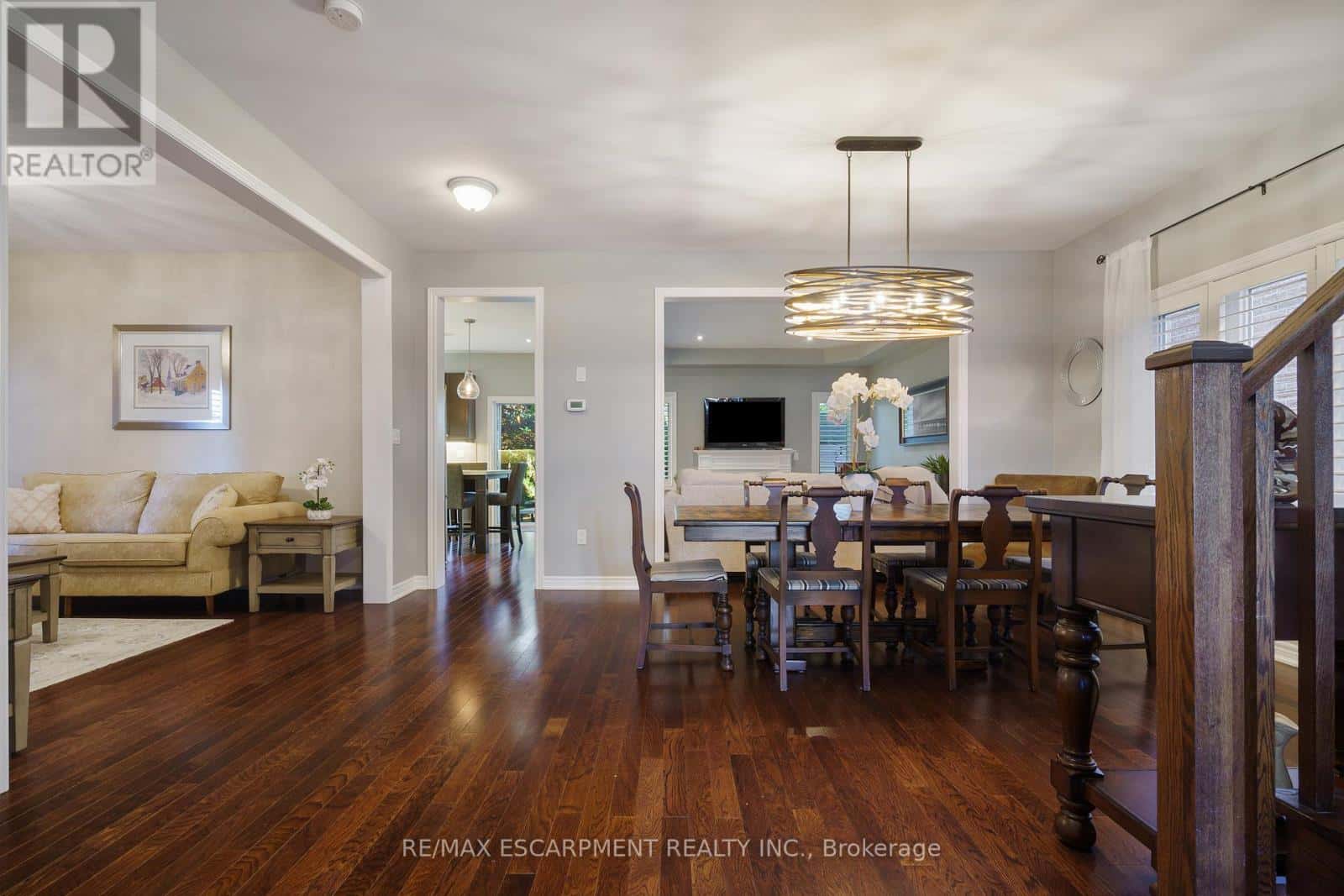 333 VALRIDGE DRIVE — Hamilton (Ancaster) - Photo 3 of 42