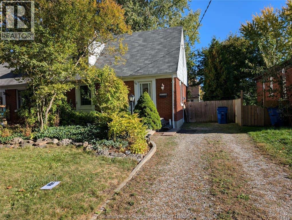 76 Sunnyside AVENUE — Chatham - Photo 2 of 17