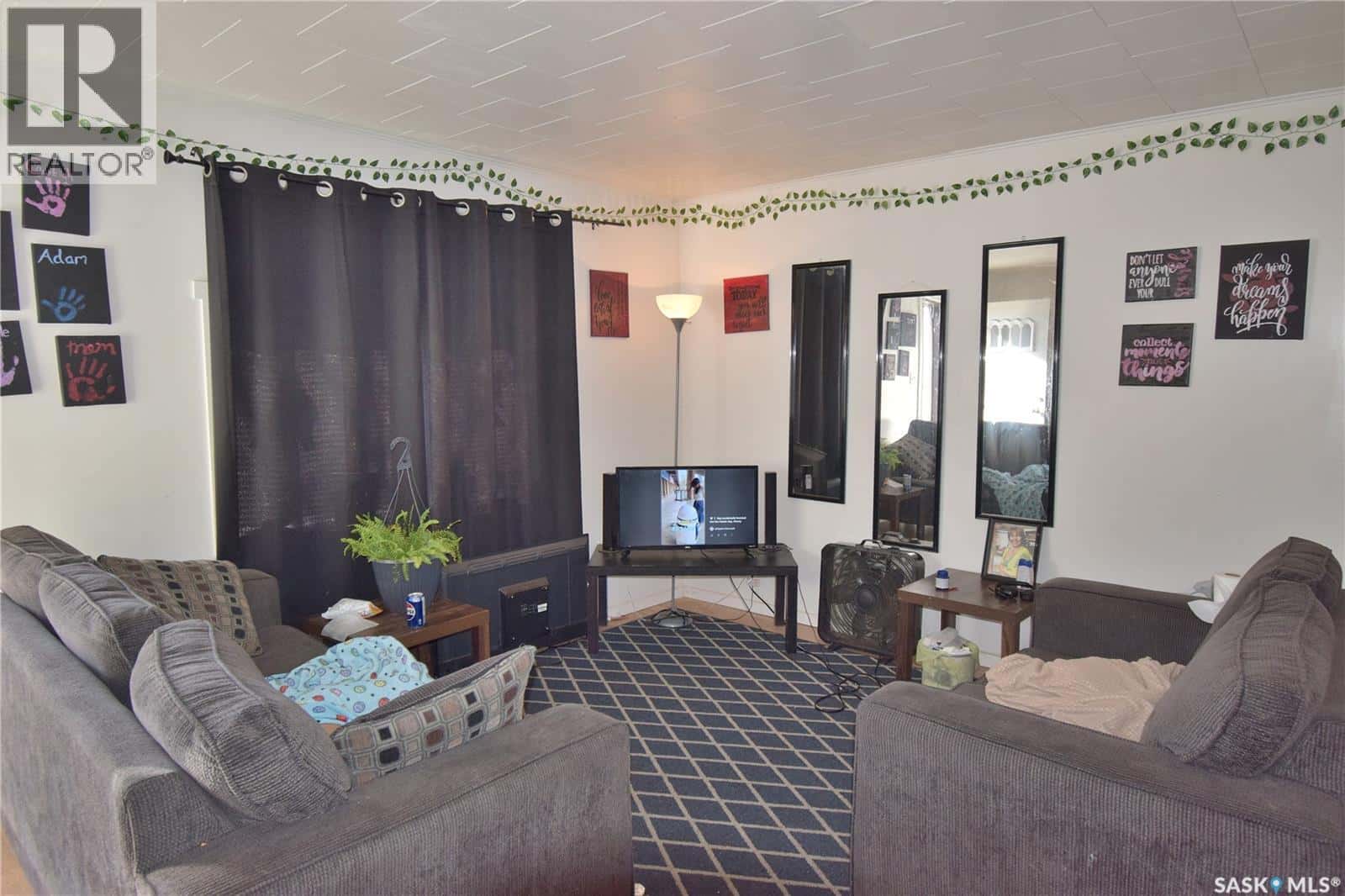 860 13th STREET W — Prince Albert - Photo 2 of 15