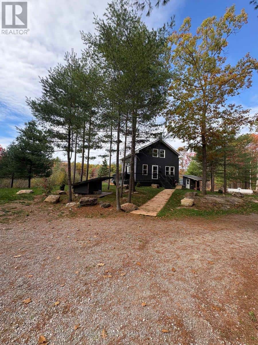 1295 DEEP BAY ROAD — Minden Hills (Lutterworth) - Photo 2 of 40