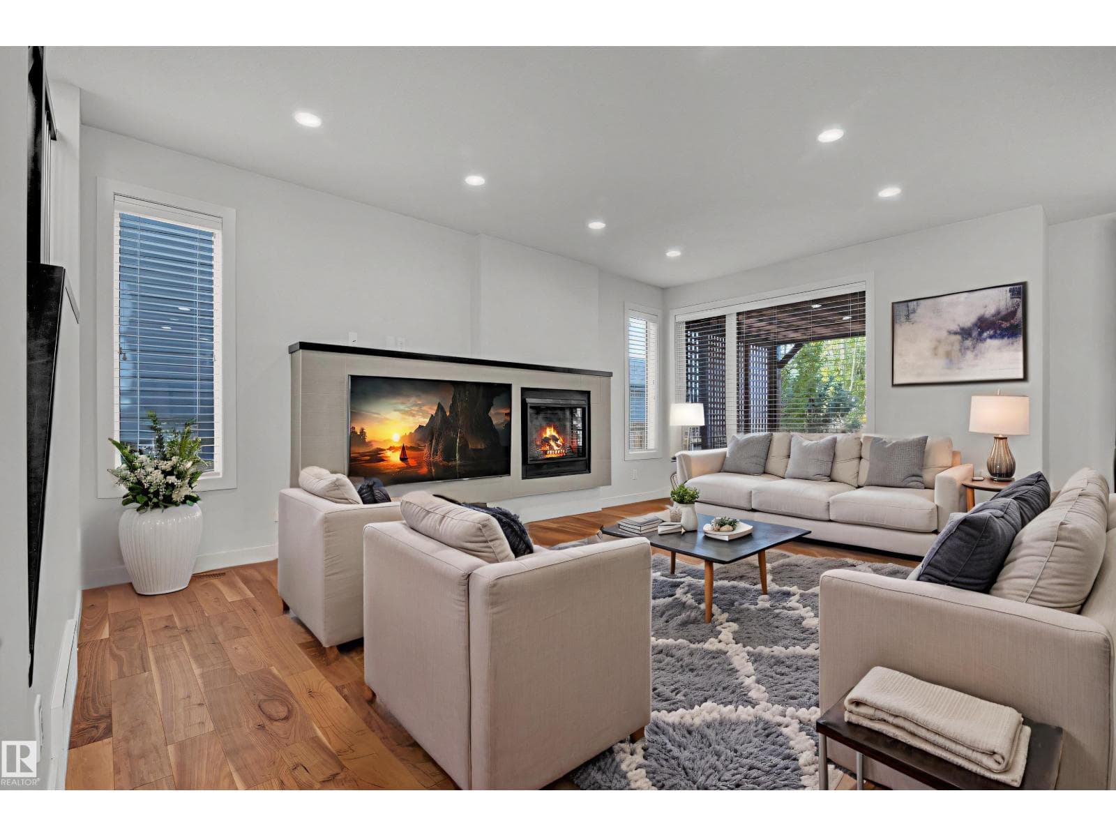 7142 CR NW — Edmonton - Main photo