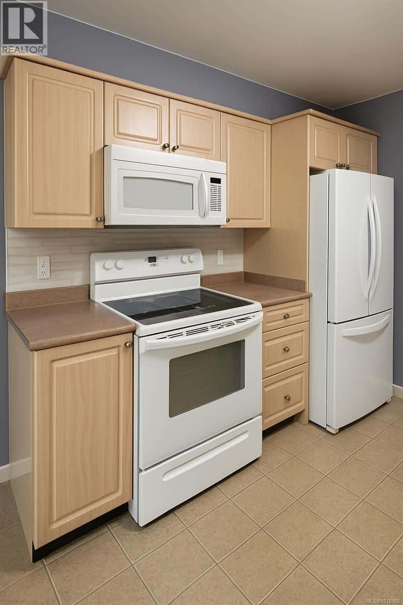 204 1240 Verdier Ave — Central Saanich - Photo 4 of 20