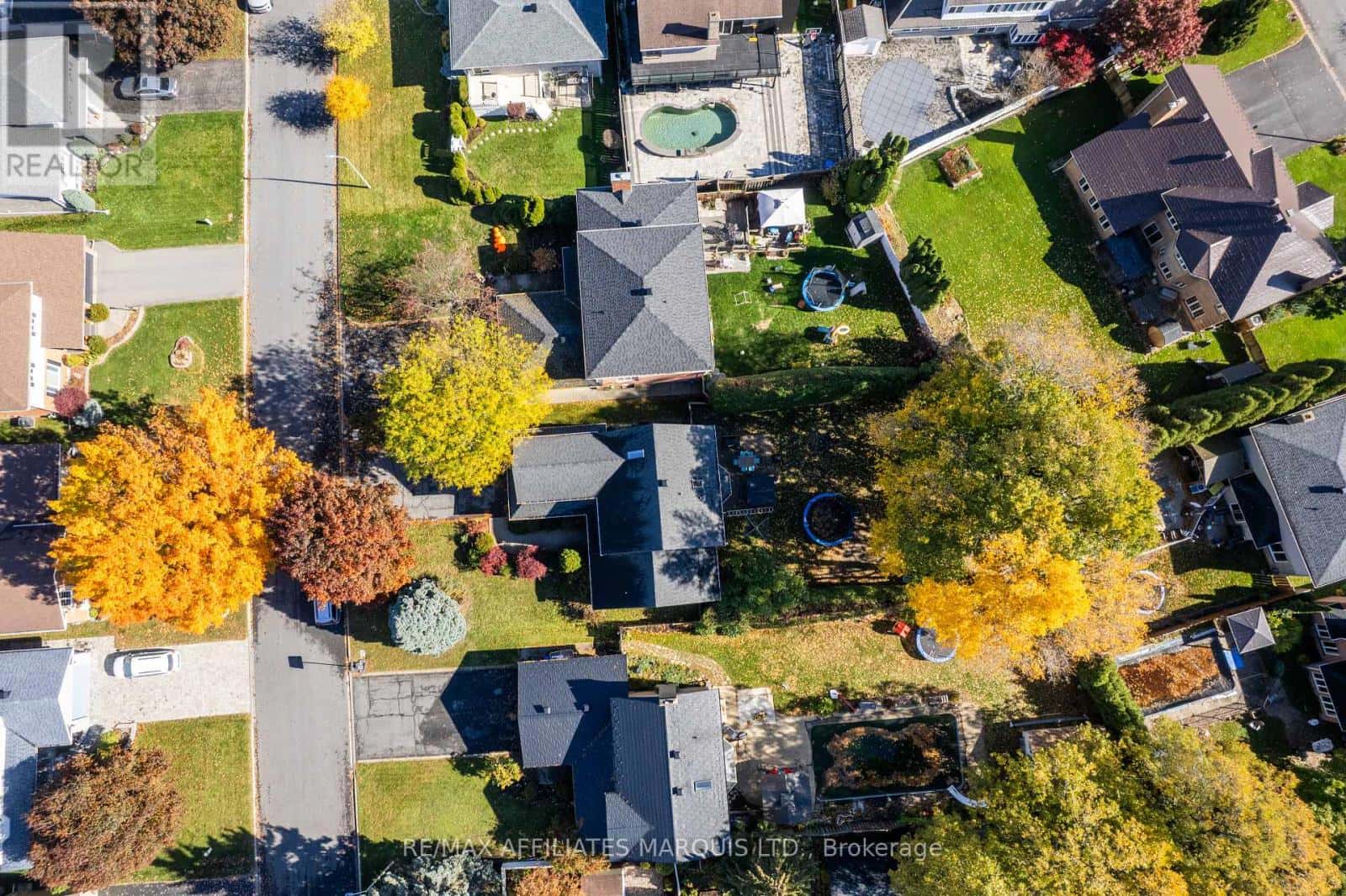 865 CHELSEA CRESCENT — Cornwall - Photo 3 of 43