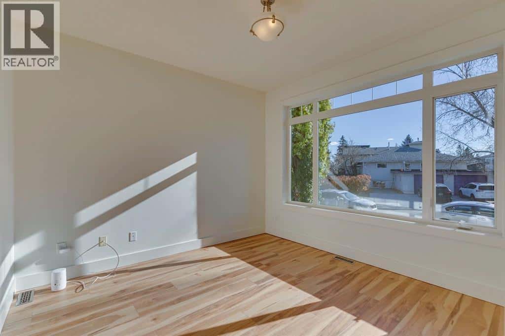 2340 24 Avenue NW — Calgary - Photo 5 of 34