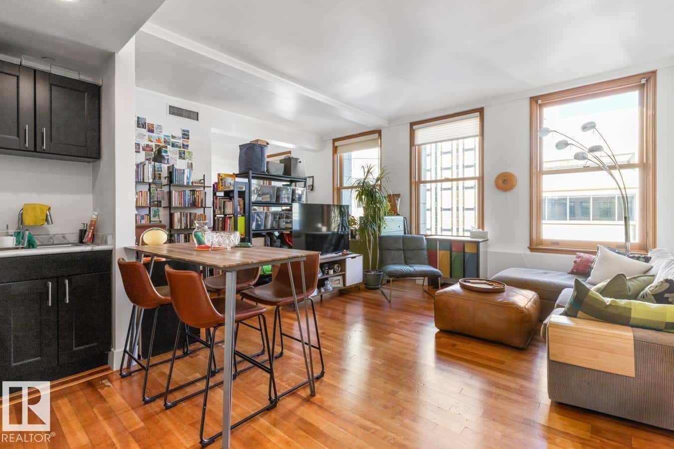 #909 10134 100 ST NW — Edmonton, Alberta - Photo 5 of 29