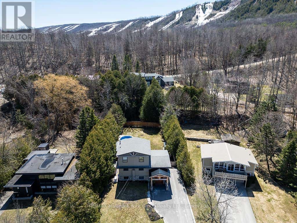 128 JAMES STREET S — Blue Mountains, Ontario - Photo 2 of 49